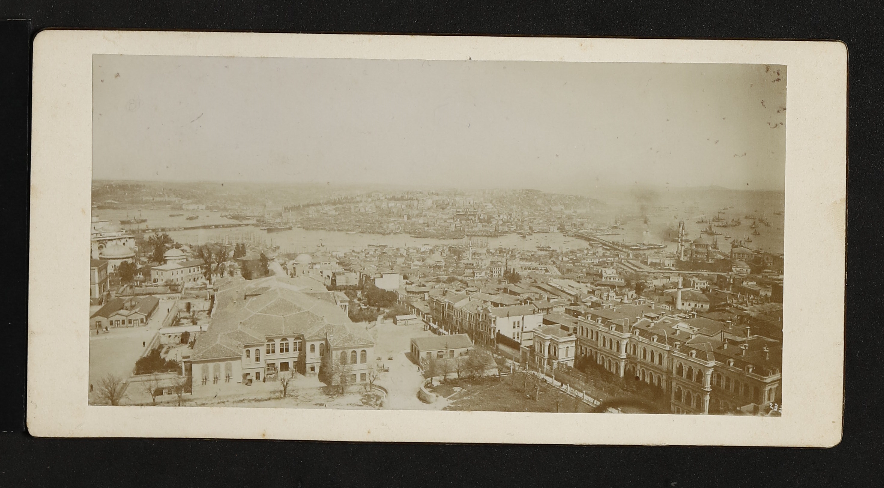 Vista su Galata-Pera